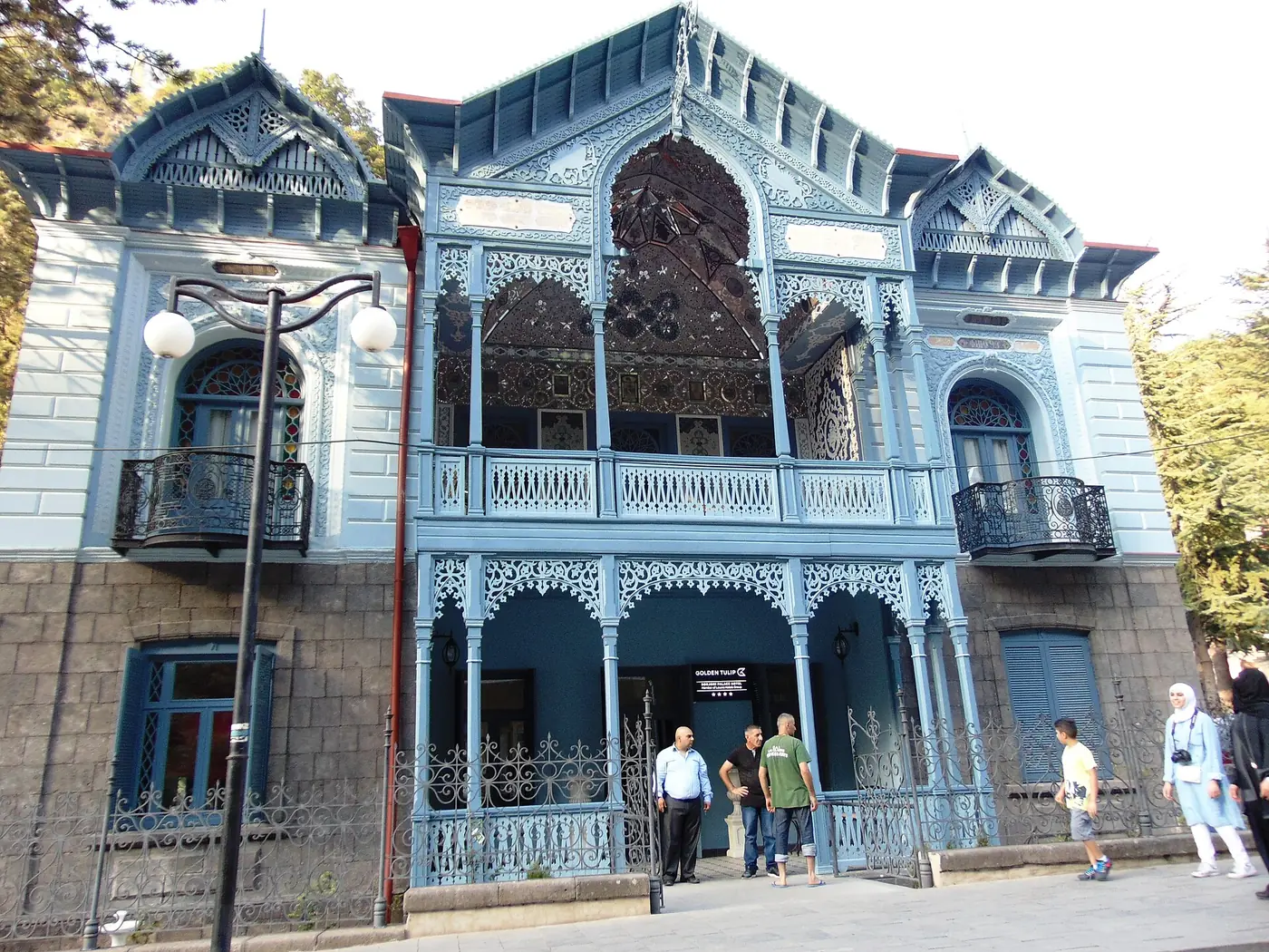 Fațadă de arhivă, 2017
